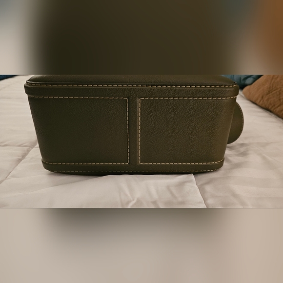 Carolina Herrera Insignia Hobo Large Shoulder Bag - Picture 5 of 8